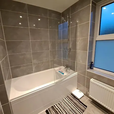 Ubytování v soukromí Modern Bedrooms In A House