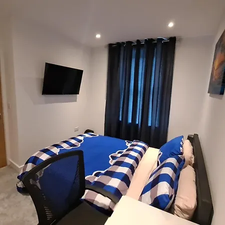 Modern Bedrooms In A House Leeds (West Yorkshire)