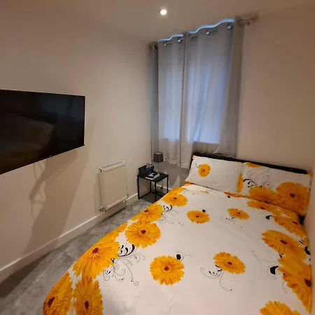 Modern Bedrooms In A House * Leeds (West Yorkshire)